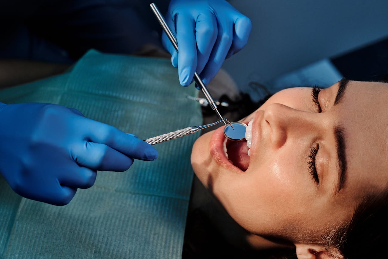 Root canal treatment - Royal Smile Medical Center - أطباء الأسنان - علاج الم جذور الاسنان - مركز رويال سمايل الطبي
